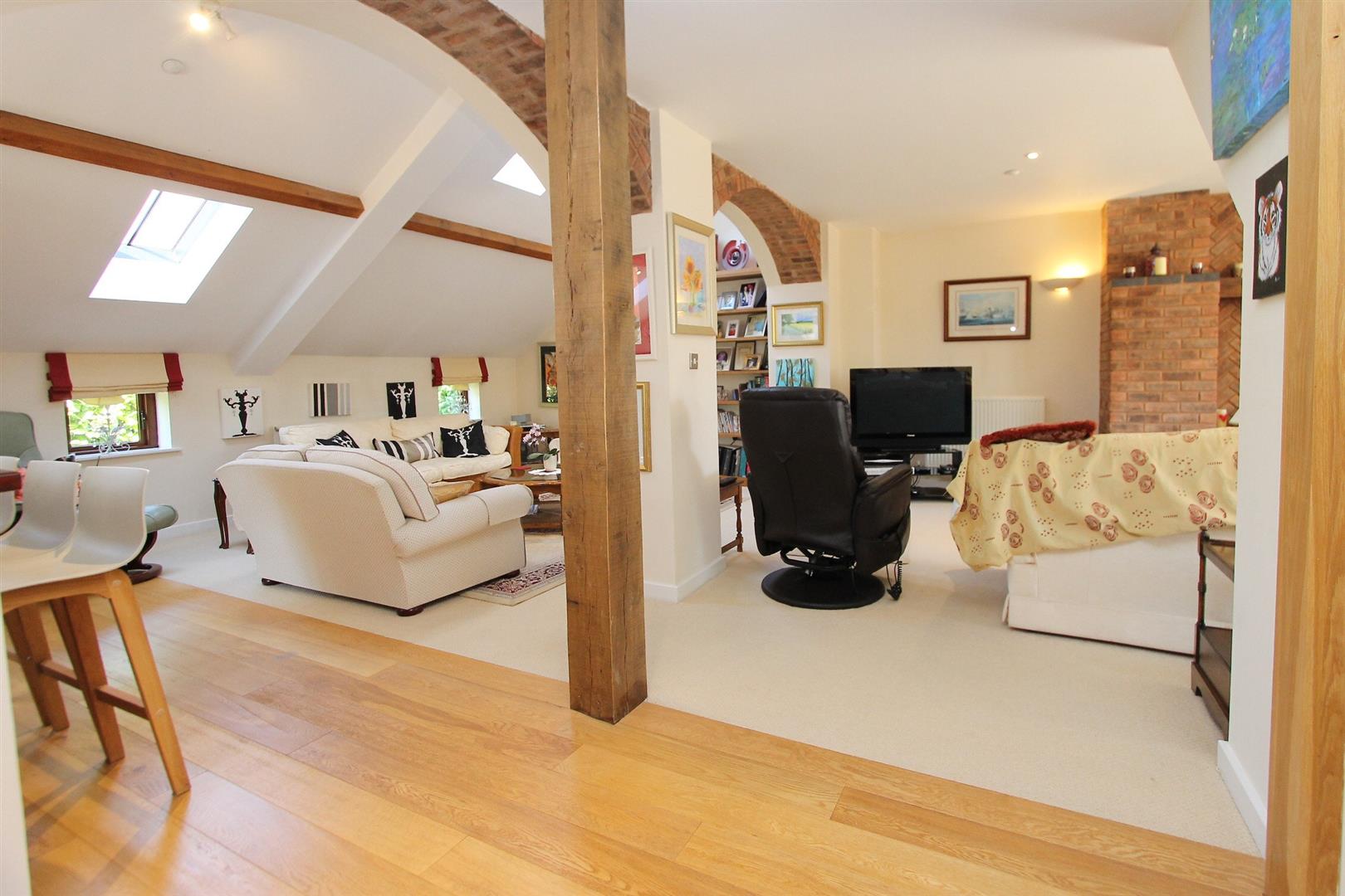 4 bed property in Castle Barns, Kidderminster
